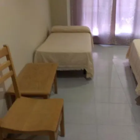 Bisbal Only Adults No Ac בית הארחה *