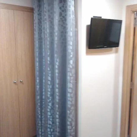 Hostal Bisbal Only Adults No Ac *